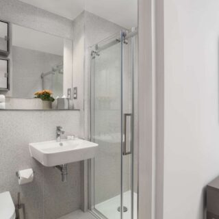 q-square-bathroom-shower-mh23