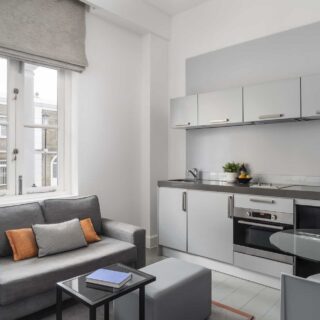 templeton-place-studio-suite-lounge-kitchen-1mh22