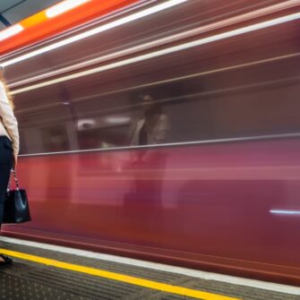 waiting-for-the-train-london_t20_yvAP20